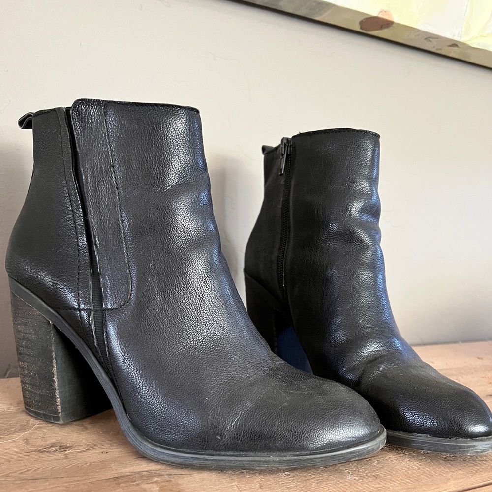 Lucky Brand Black Leather Boots | size 8
